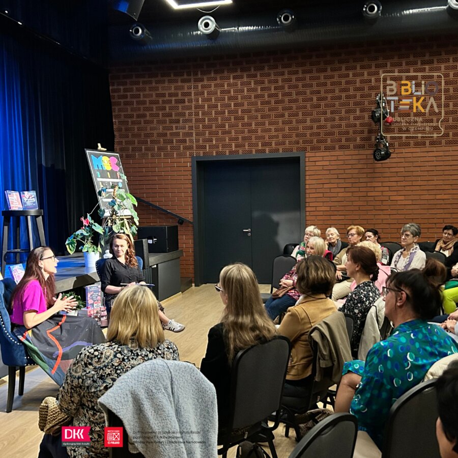 Spotkanie autorskie z Ałbeną Grabowską - fotorelacja